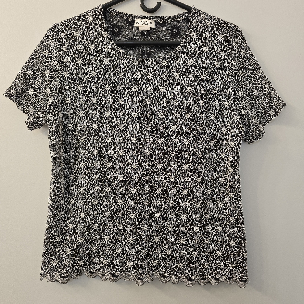 NICOLA Lacy Black/White Short-Sleeved Top in XL